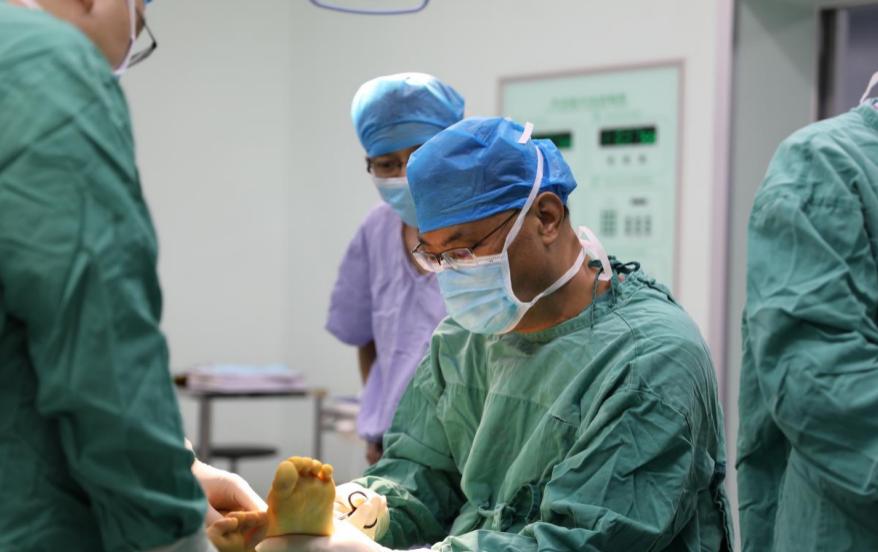 “痉挛性脑瘫”幼时失治，20年后矫正“畸形”解病痛