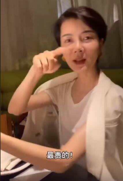 43岁车晓最新曝光,38岁车晓惊艳的照片图文