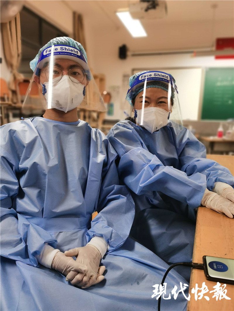 每天接几十个防疫电话,每天坚持封闭小区消毒的志愿者们