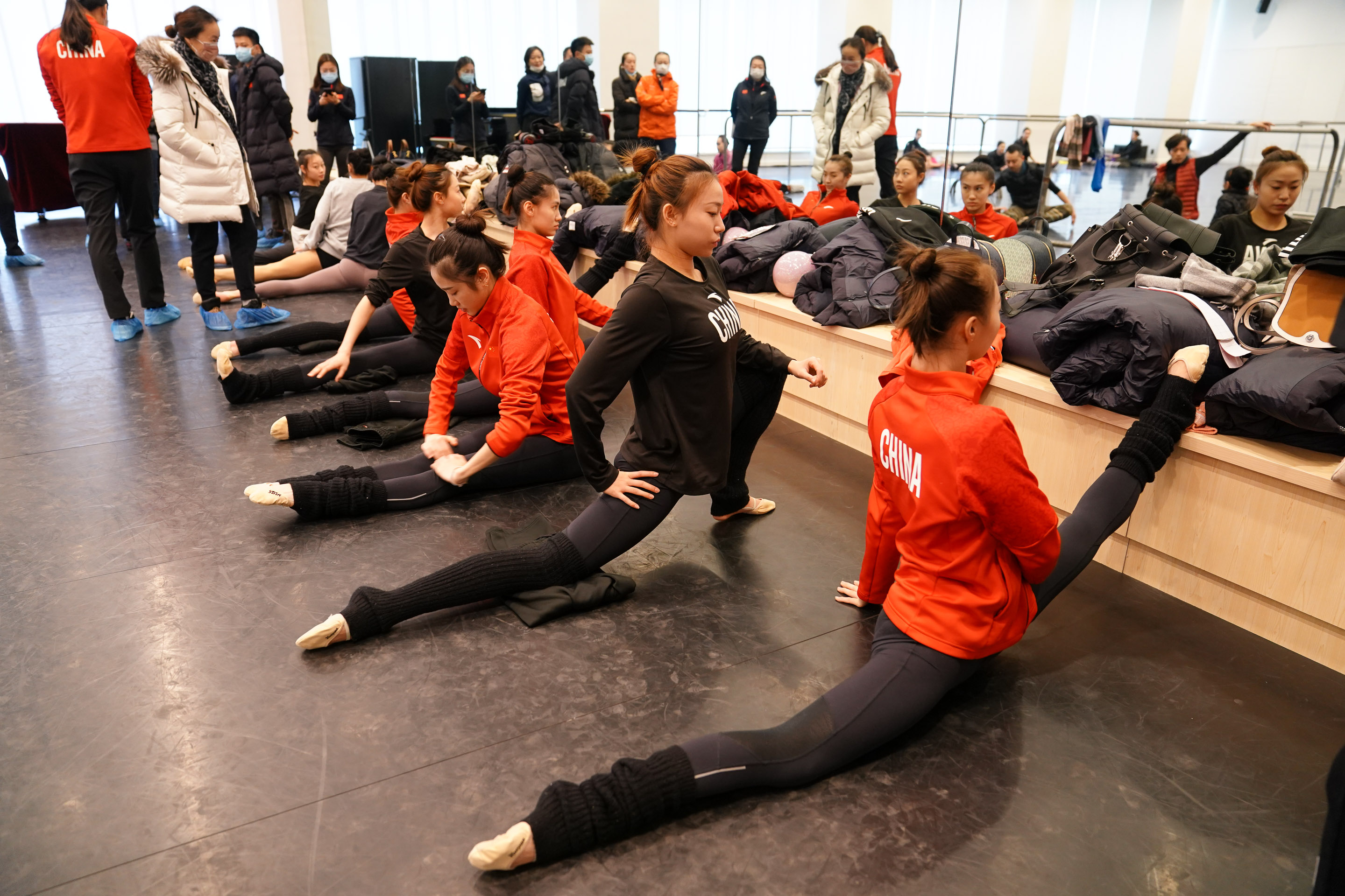 奥运健儿为何难忘这堂“上海芭蕾课”?那段“文体联动”“为美拼搏”的动人故事令人振奋