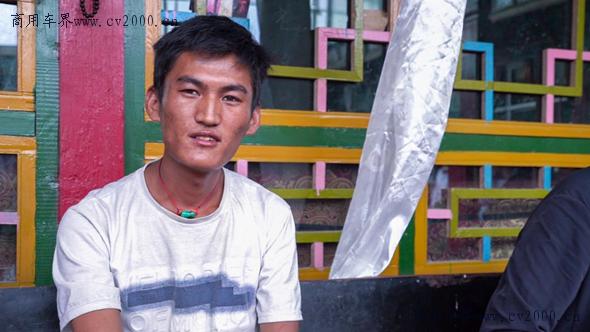 东风天龙·幸福卡车走进*藏西**系列报道(六):多啦、扎西,父子情传递东风情