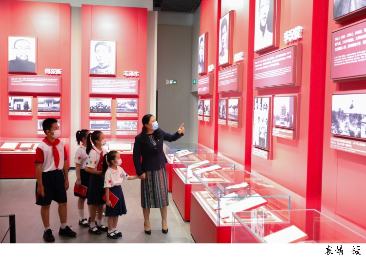 “时代楷模”吴蓉瑾：每天工作15小时的“铁人校长”，孩子最爱的“云朵妈妈”