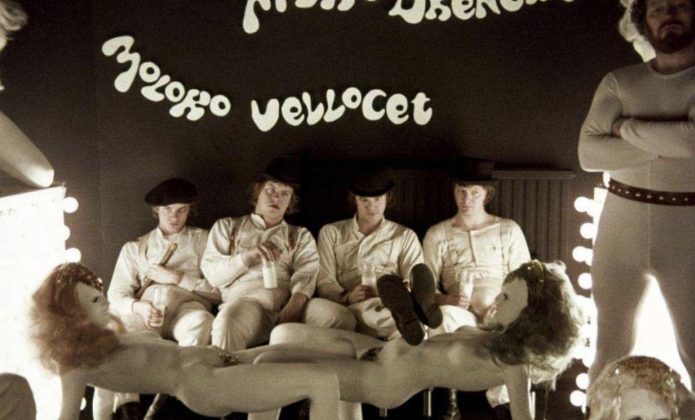 看着卢旺达老哥在奶吧吹奶，我忘记了乳糖不耐