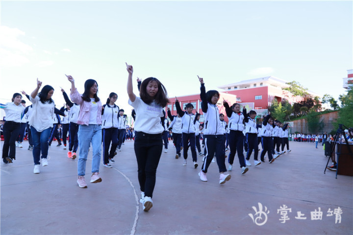 多彩大课间活动视频,宣威十中大课间