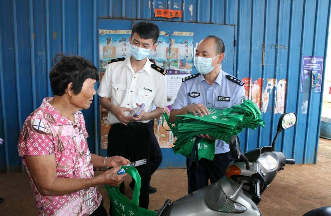 海南警方打击离岛免税宣传片,海南海关打击免税店代购这合法吗