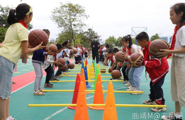 麒麟区益宁街道牛街小学开展课后延时“5+2”服务，让教育更有温度