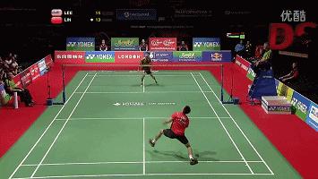 羽毛球高远球如何发力才正确,注意这4个动作让击球不再啃地