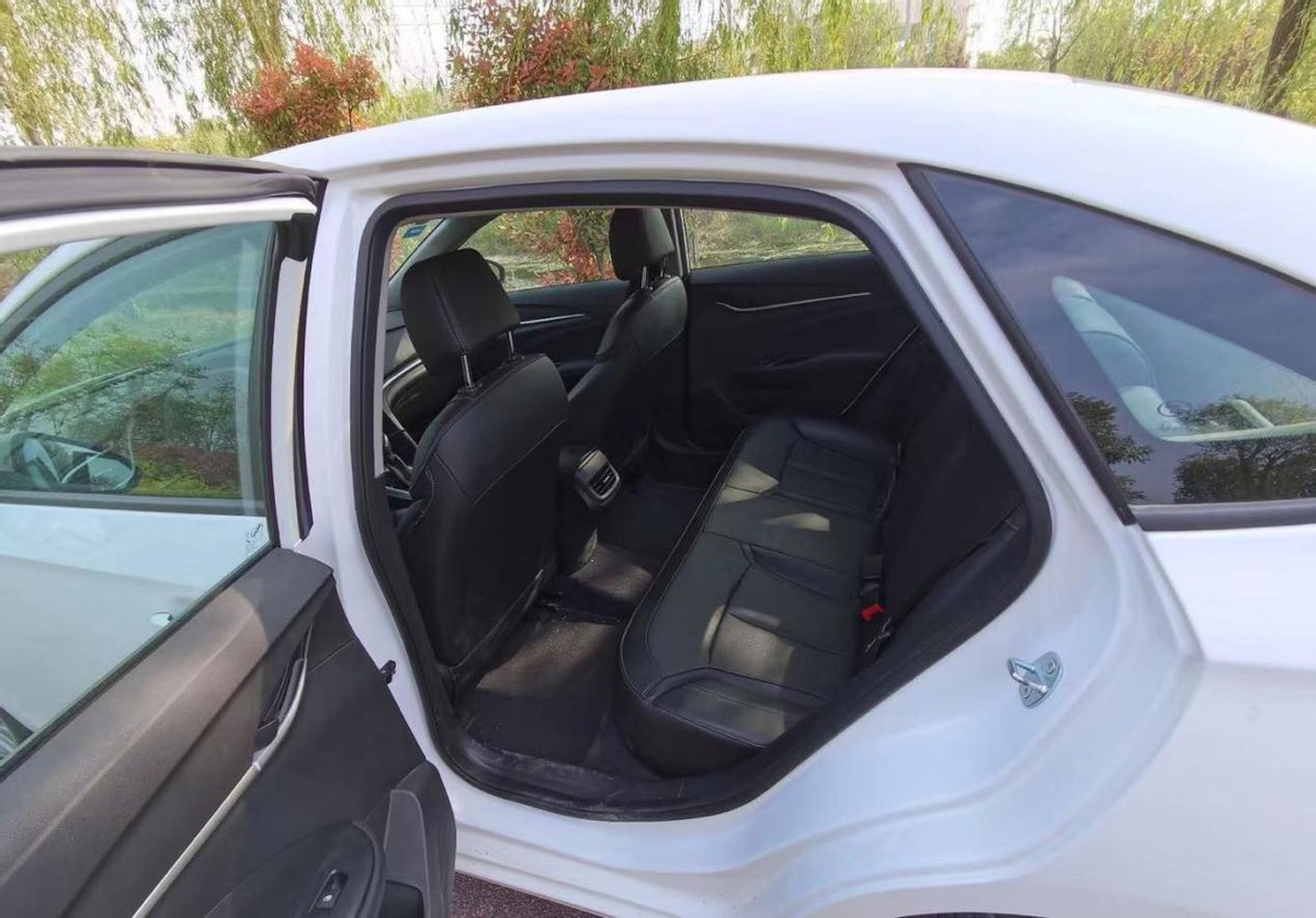 别克英朗销量1台,英朗三缸车月销量