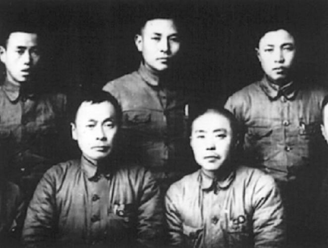 1950年国民*党**一县长落难，求陈毅找工作，陈老总：不会忘记朋友