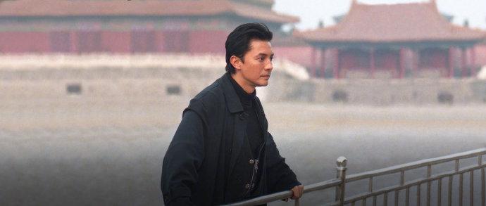 演员尊龙的近况,尊龙自带贵气风度翩翩