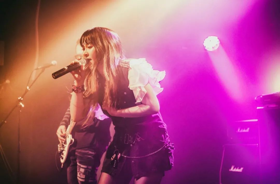 打HPV、考国际驾照、当练习生、看演唱会、泡夜店，这才是首尔