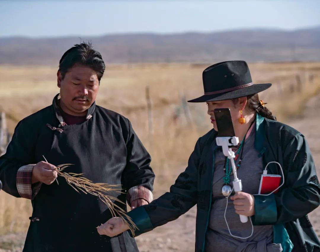 佛经里没有讲，草原上的女人不能搞直播