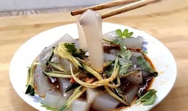绿豆凉粉没有土豆凉粉筋道,做凉粉忘记放盐