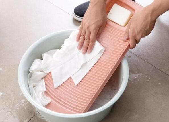 洗衣服去污渍的小妙招技巧,洗衣服杀菌的最佳方法技巧