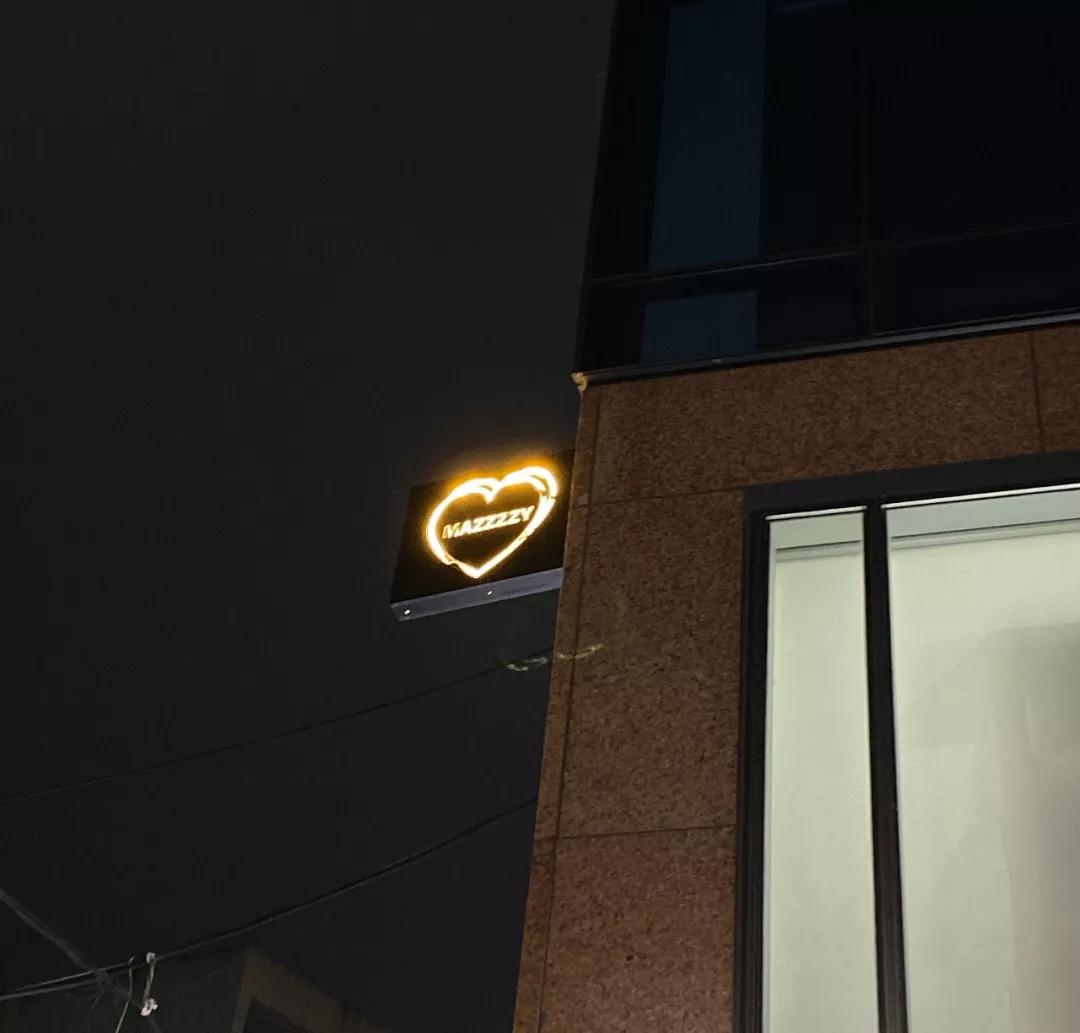 欧阳娜娜在韩国走红,欧阳娜娜和jennie的合体网红