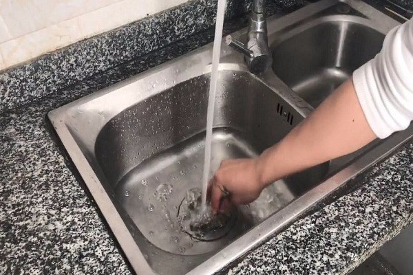 下水道严重堵塞怎么通都不管用,下水道堵塞疏通最好的方法