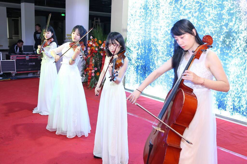 开业首日销售31.8万，谁说名牌产品在农村没有市场？