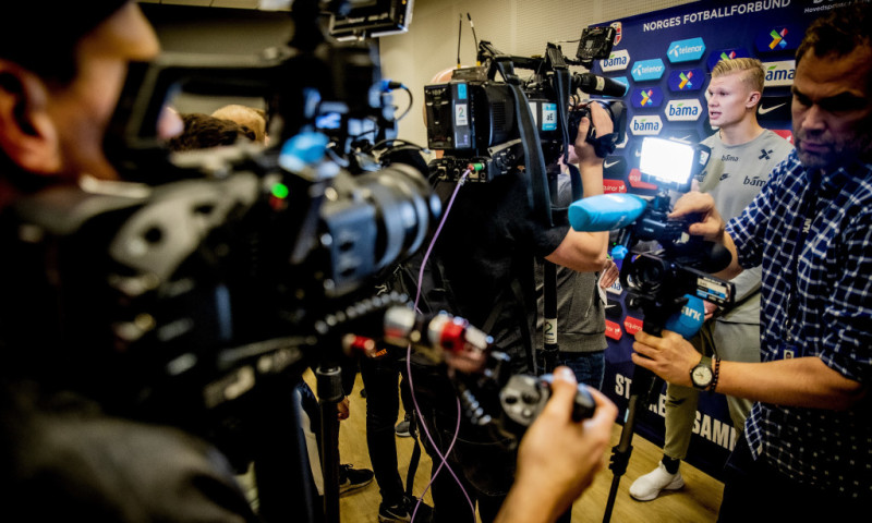 足球是女友，欧冠主题曲当闹铃，挪威超新星48分钟一球冠绝欧洲