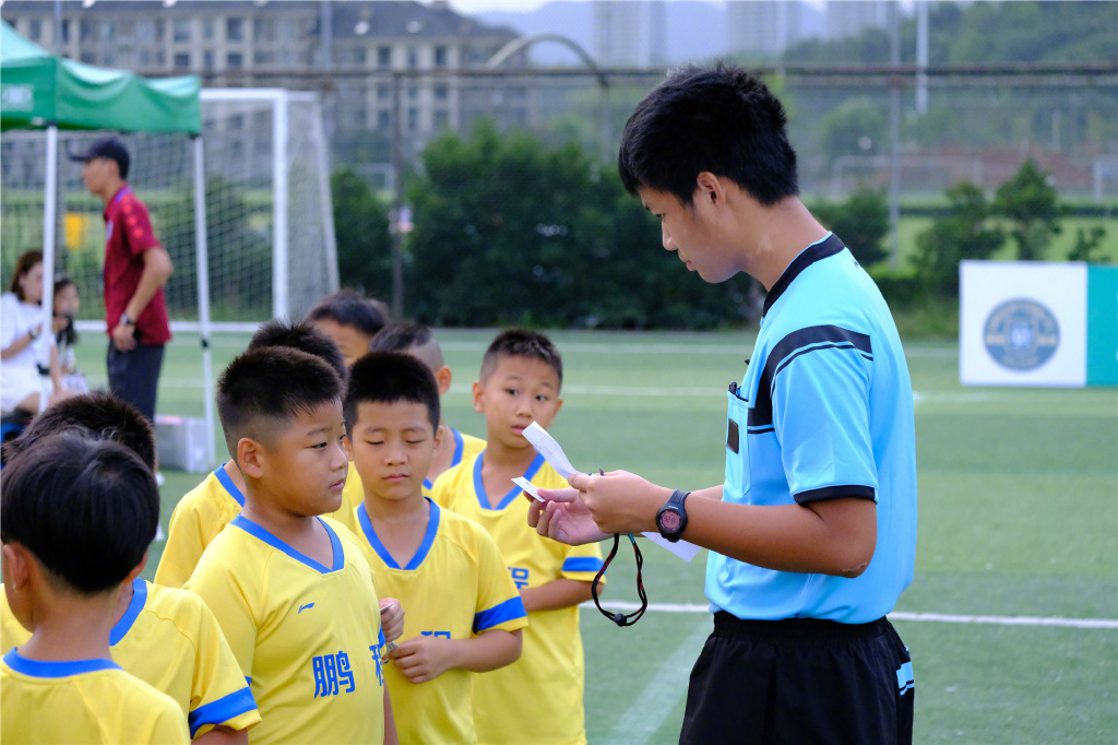 绿城青训球员多人擅自离队未归，得知真相后俱乐部表示不能接受