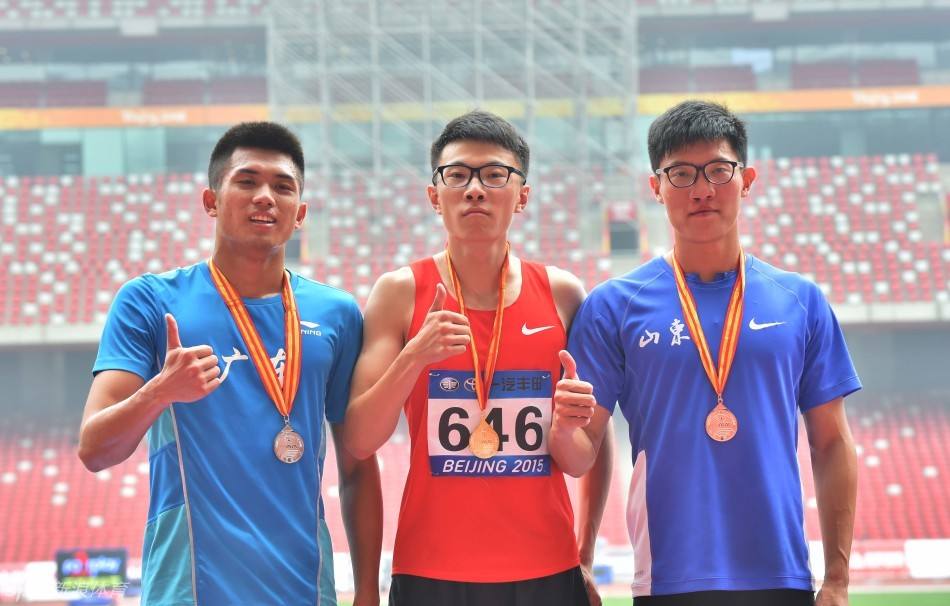 郭钟泽破400米纪录,郭钟泽400米夺冠央视解说