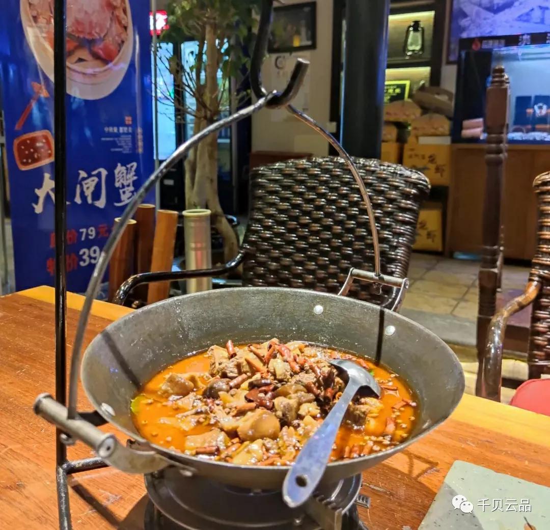 排队半个小时只为吃上一口鳗鱼饭,排队都吃不上的私房菜