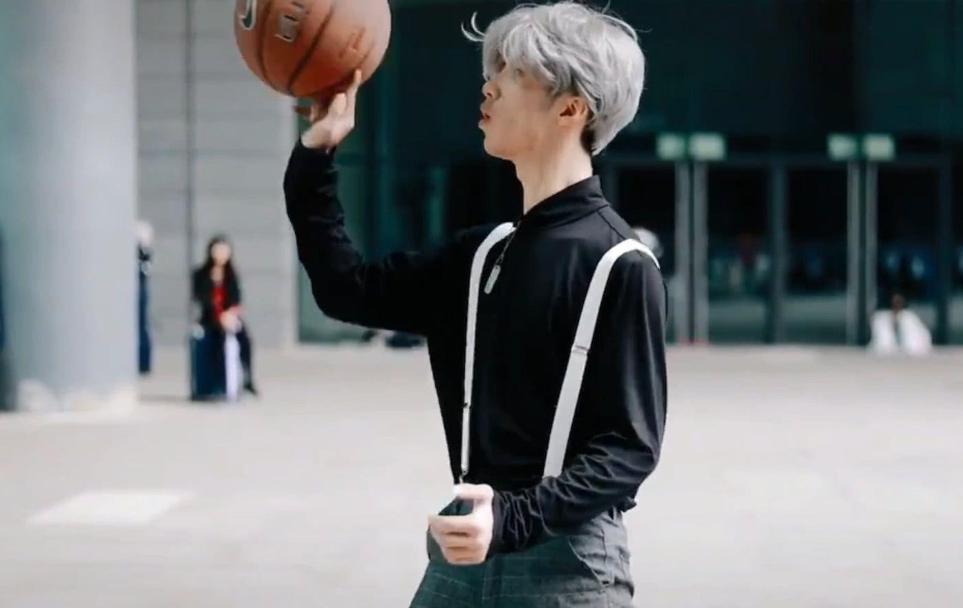 鸡你太美cos,真人模仿鸡你太美