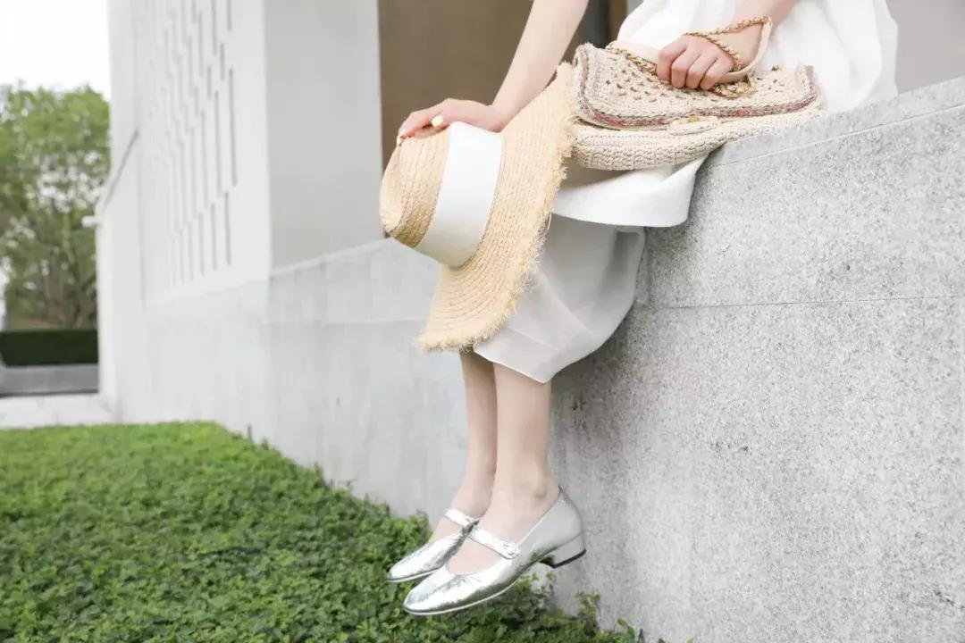 从全世界最会戴帽子的女人身上,学习一点「帽子戏法」