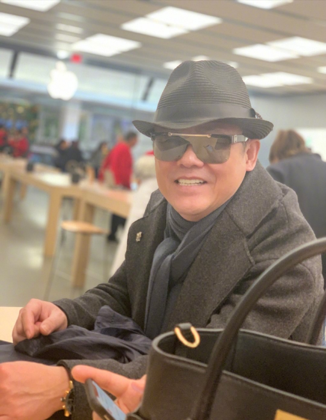 周立波近况回国没,周立波现在还会复出吗