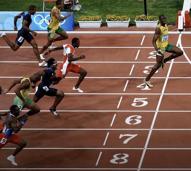 4x100接力张培萌秒杀博尔特的视频,苏炳添和张培萌和博尔特一起比赛