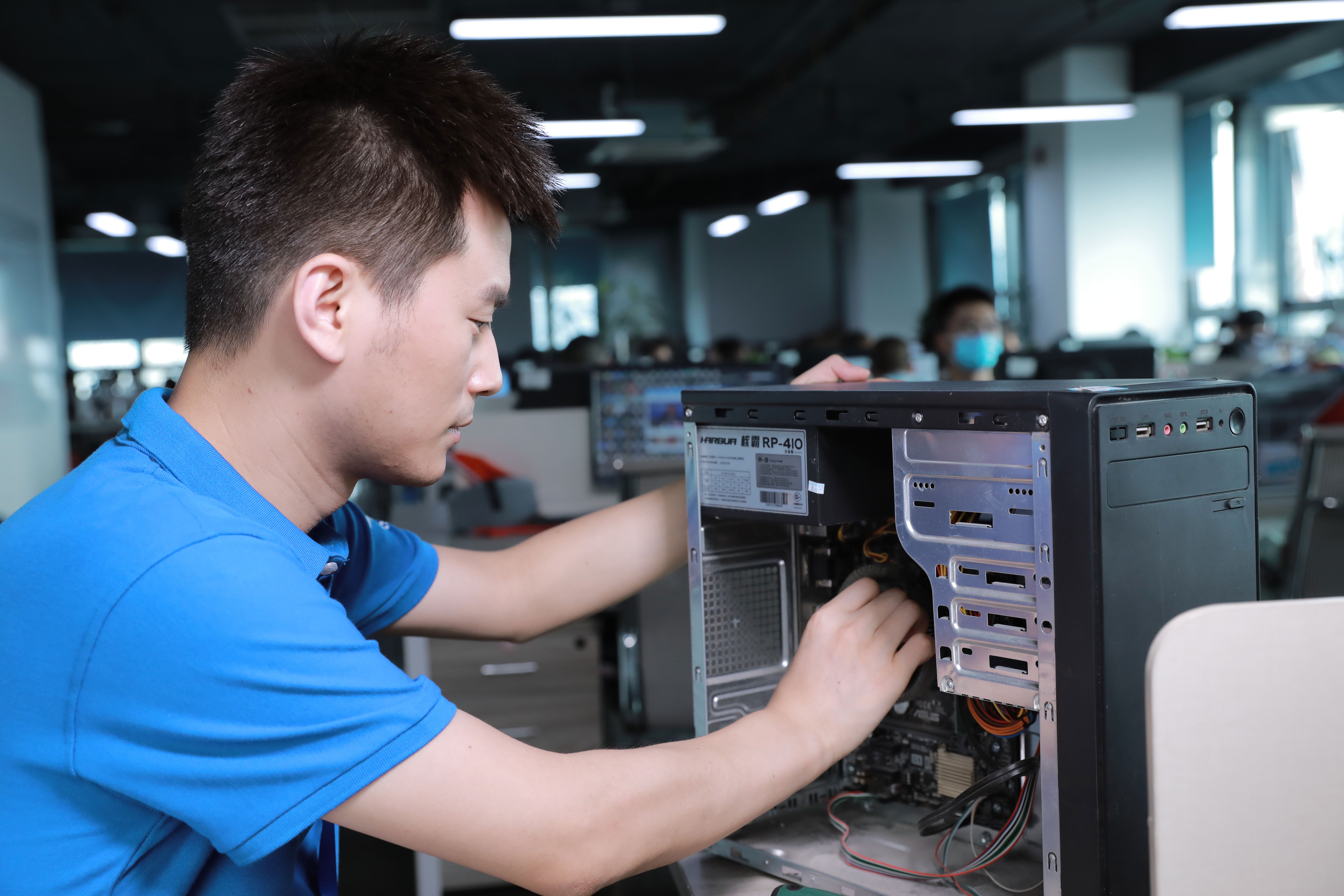 电脑的蓝牙怎么开启,windows10系统电脑怎么打开蓝牙