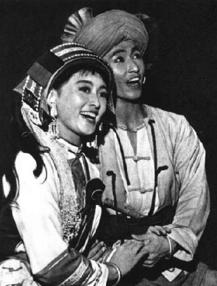 阿黑哥包斯尔，6岁牧羊演《阿诗玛》爆红，却坎坷一生胃癌病逝？