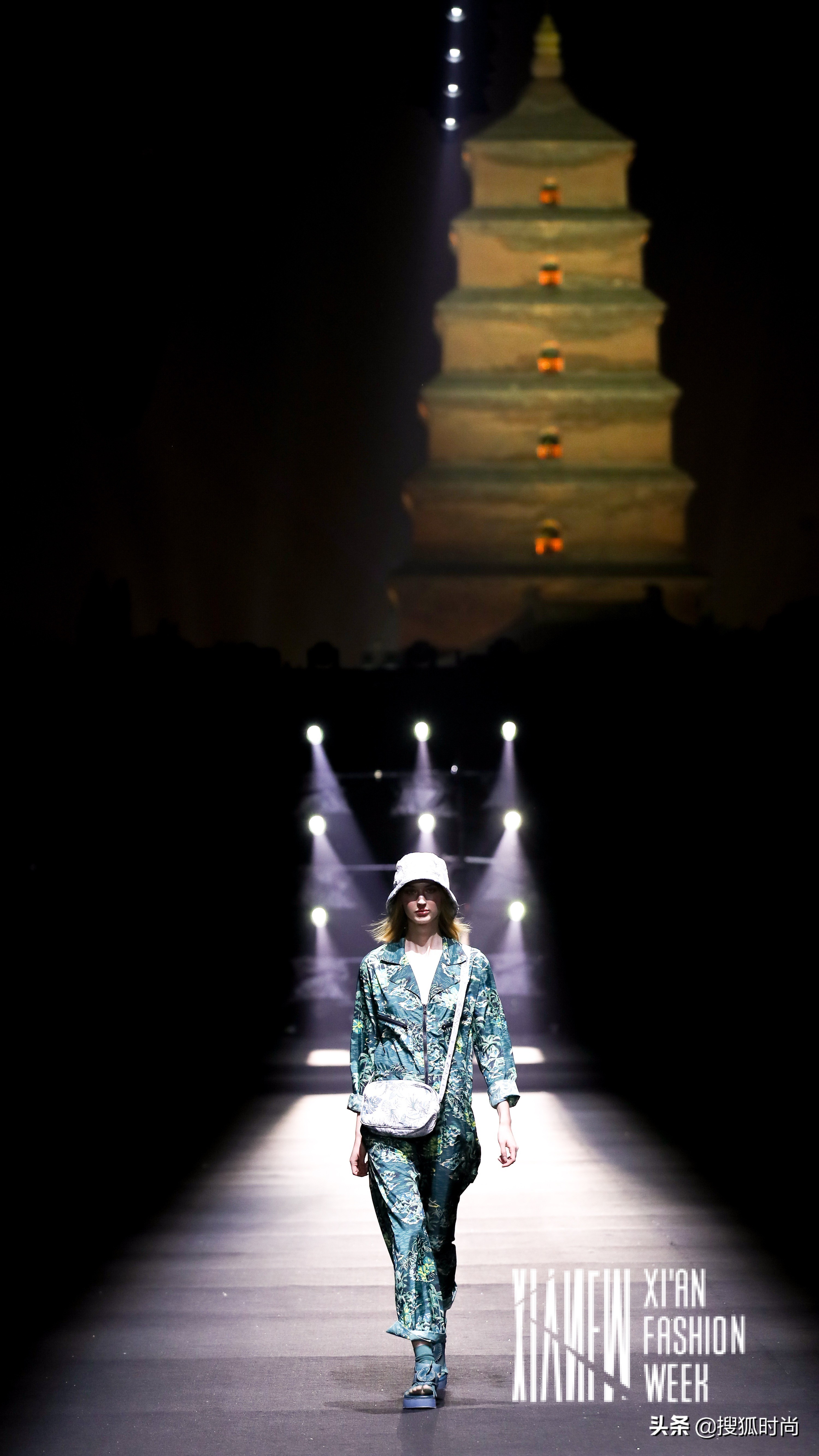 安娜苏设计师,设计师安娜苏的代表作品