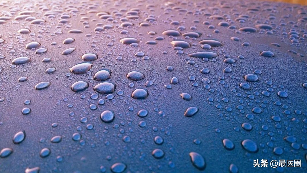 看似平平无奇的尿液,在向我们身体发出了什么警报?