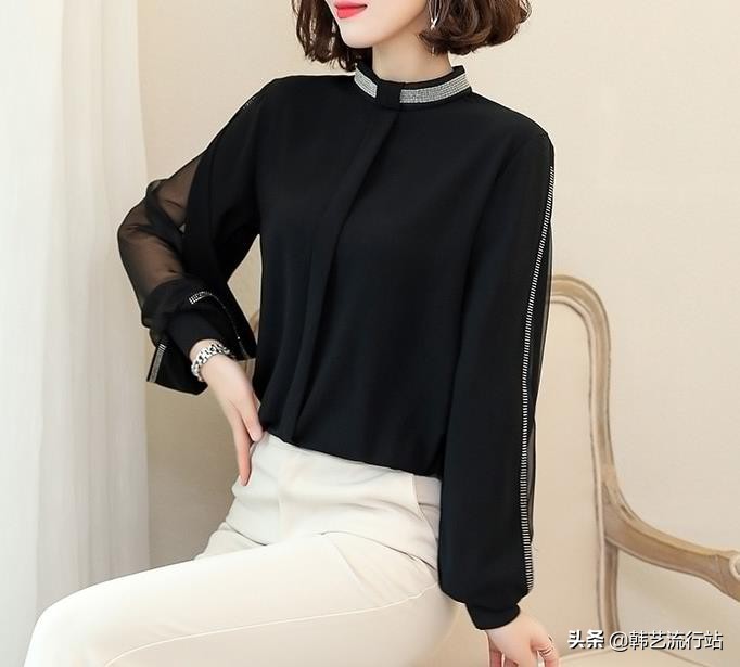 消费者永远喜爱最时尚黑白经典，成为韩国女装界的时尚焦点