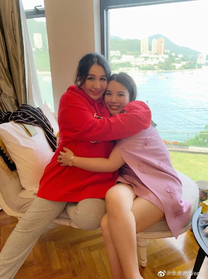 何超盈的闺蜜,何超琼300亿身家其它姐妹家产多少