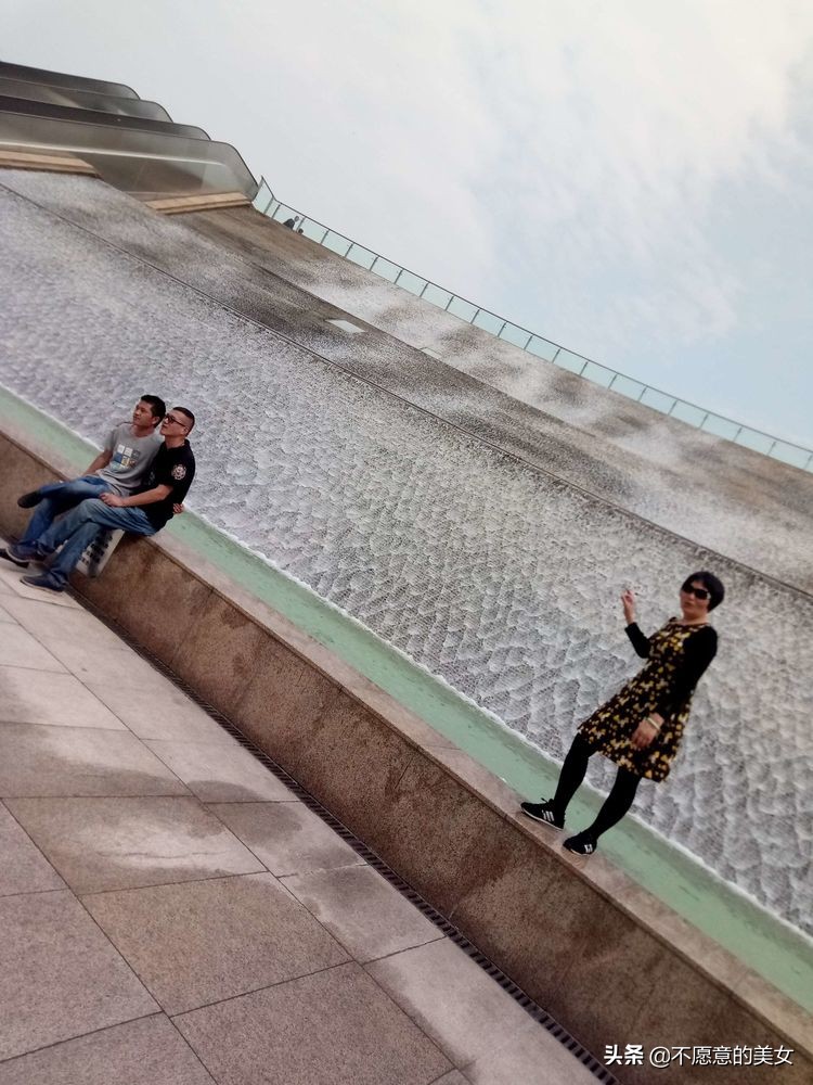 可爱的少妇自拍越来越丰满越来越成熟了