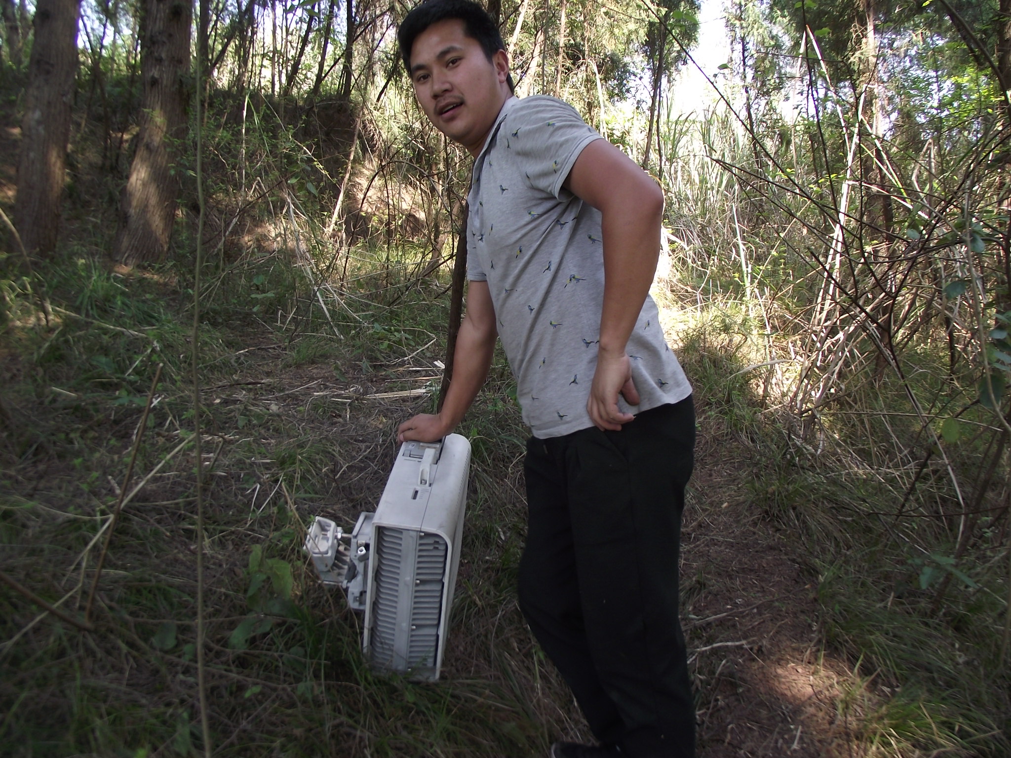 基站维护员学徒,辛苦的后勤维修工