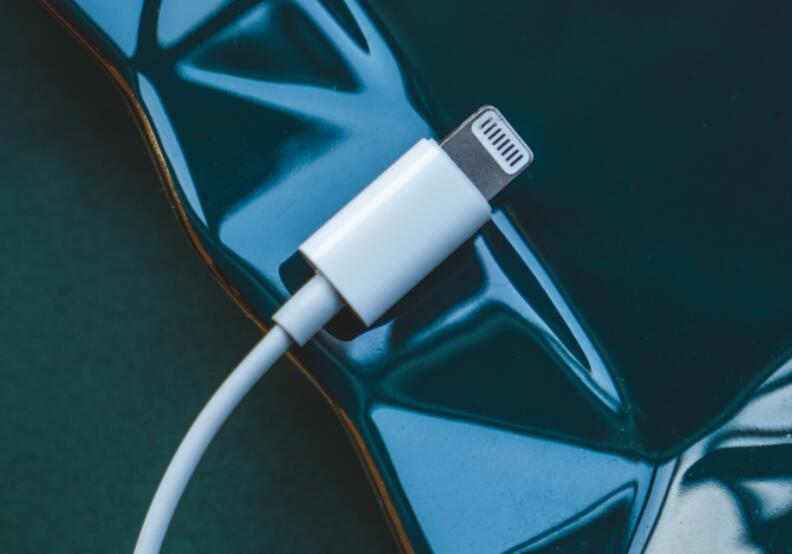 苹果原装lightning耳机音质,苹果3.5毫米耳机和lightning耳机