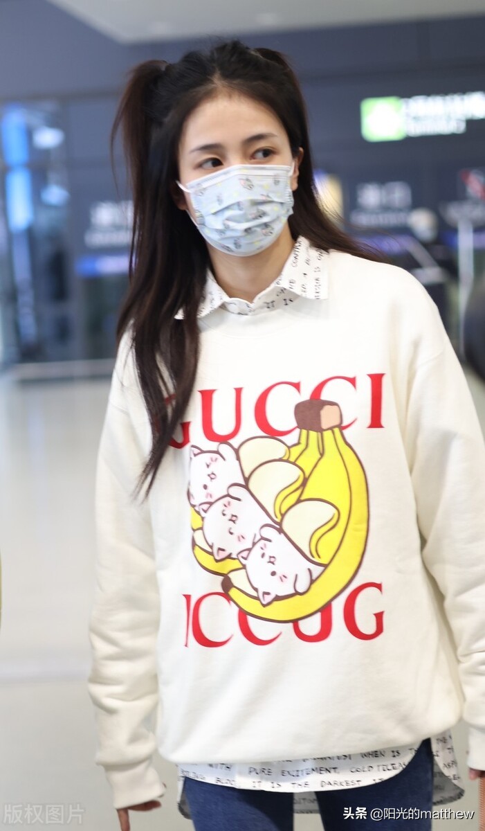 白鹿同款衣服celine,明星穿搭白鹿卫衣牛仔裤