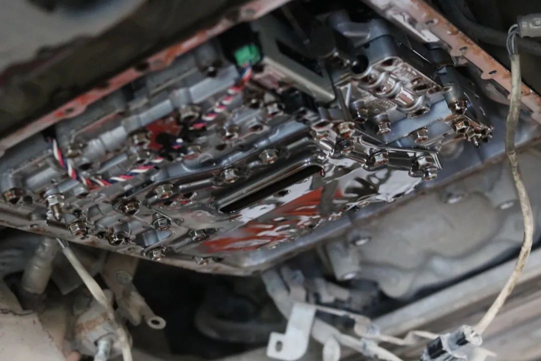 14年英菲尼迪g25拆车视频,英菲尼迪g25整备翻新