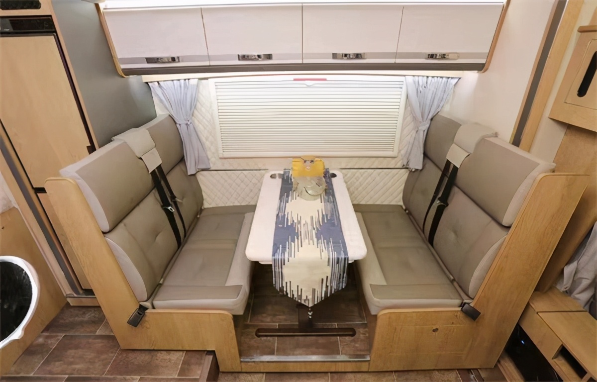 30天X24小时无忧用电缺陷为零戴德e途房车完美质量打造常青的品牌