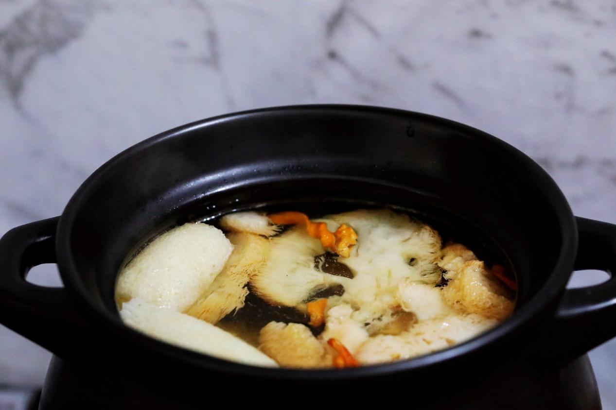 即食猴头菇燕窝的功效与作用,燕窝猴头菇汤的功效