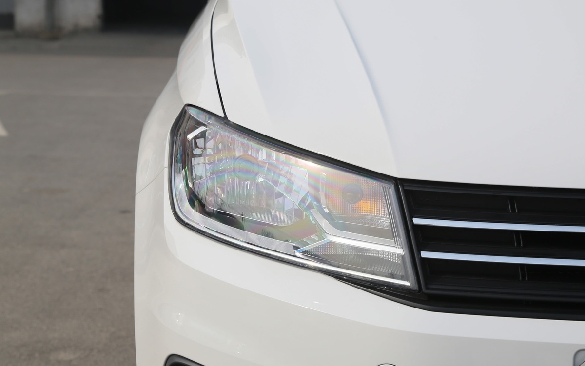 新款桑塔纳两三万公里得多少钱,皮实省油耐造的家轿桑塔纳