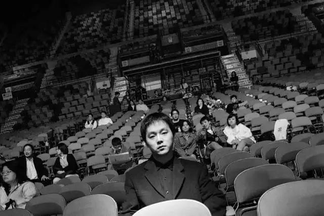 49岁窦唯和自己铁粉三婚俗掉了？这位“王菲前夫”从没成过仙啊！