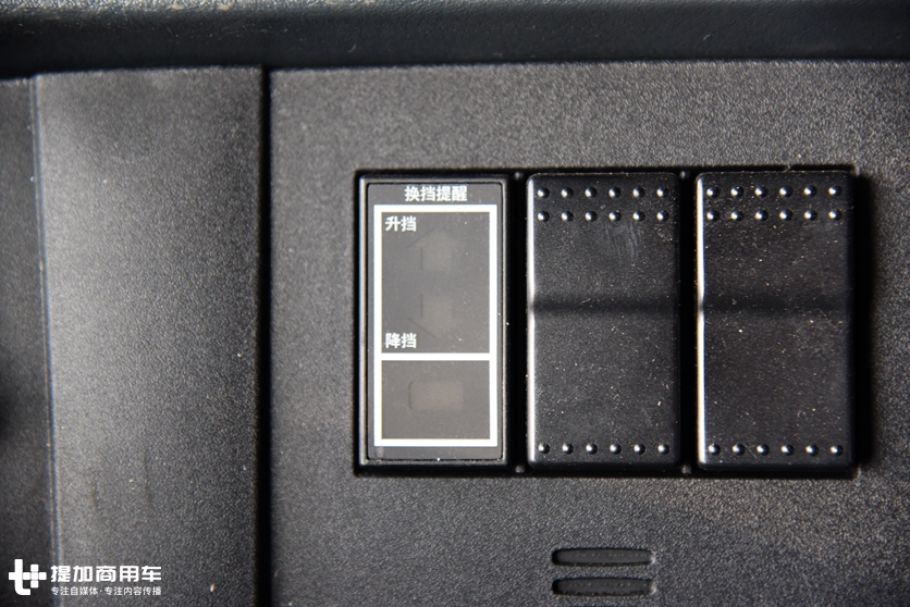 来自中国重汽的国民重卡，老司机带您重新认识豪沃T7H牵引车