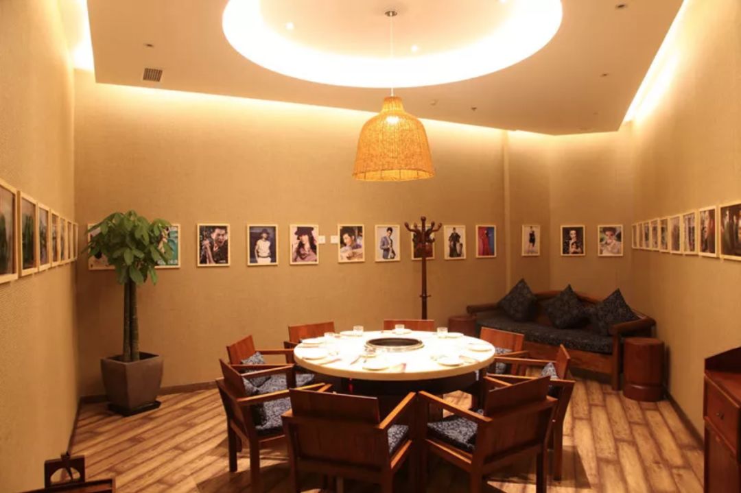 别去什么发布会演唱会了，这些地方就能见到你最喜欢的明星！