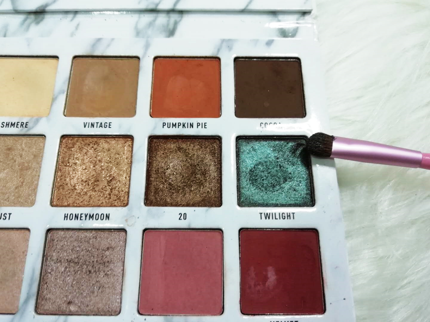 vm晶石眼影01号色,VM大理石眼影盘正品