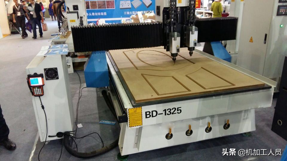 雕刻机加工中心和编程有什么区别,加工中心与雕刻机