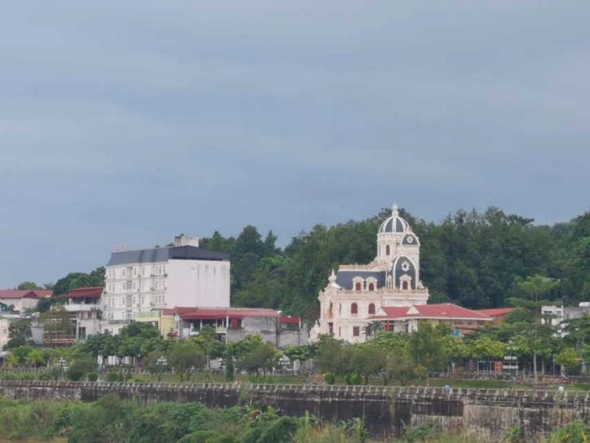 越南老街离河口多远,走进云南河口口岸看越南老街