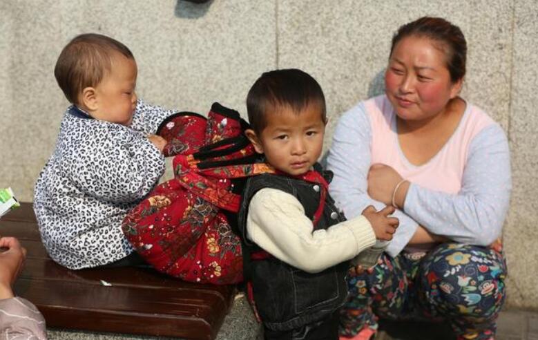 双职工二胎家庭如何安排生活,双职工生二胎的问题